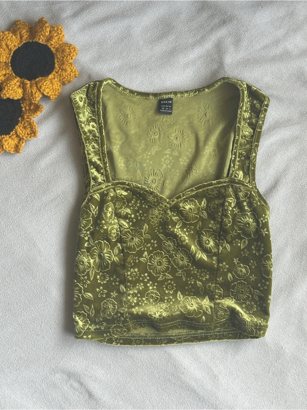 SHEIN Olive Floral Velvet Sweetheart Crop Camisole